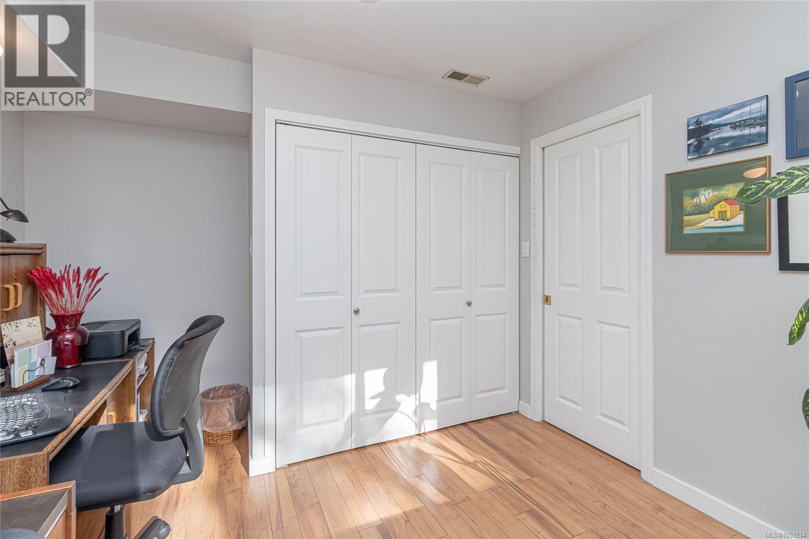 1025 Waverly Terr - 23