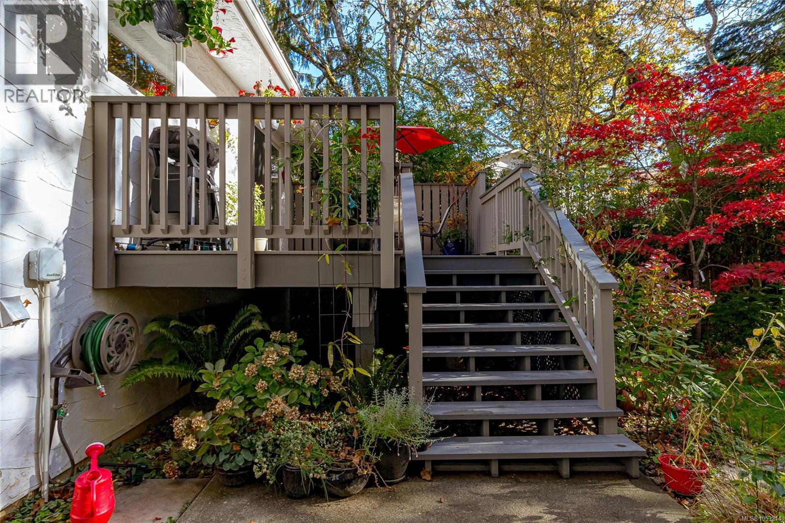 1025 Waverly Terr - 32
