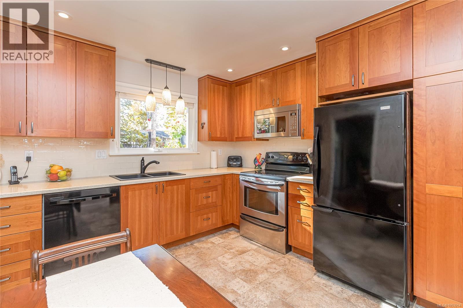 1025 Waverly Terr - 8