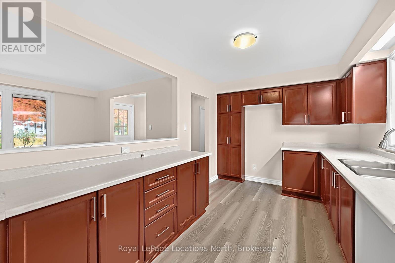 3 Harding Avenue, Barrie photo 14