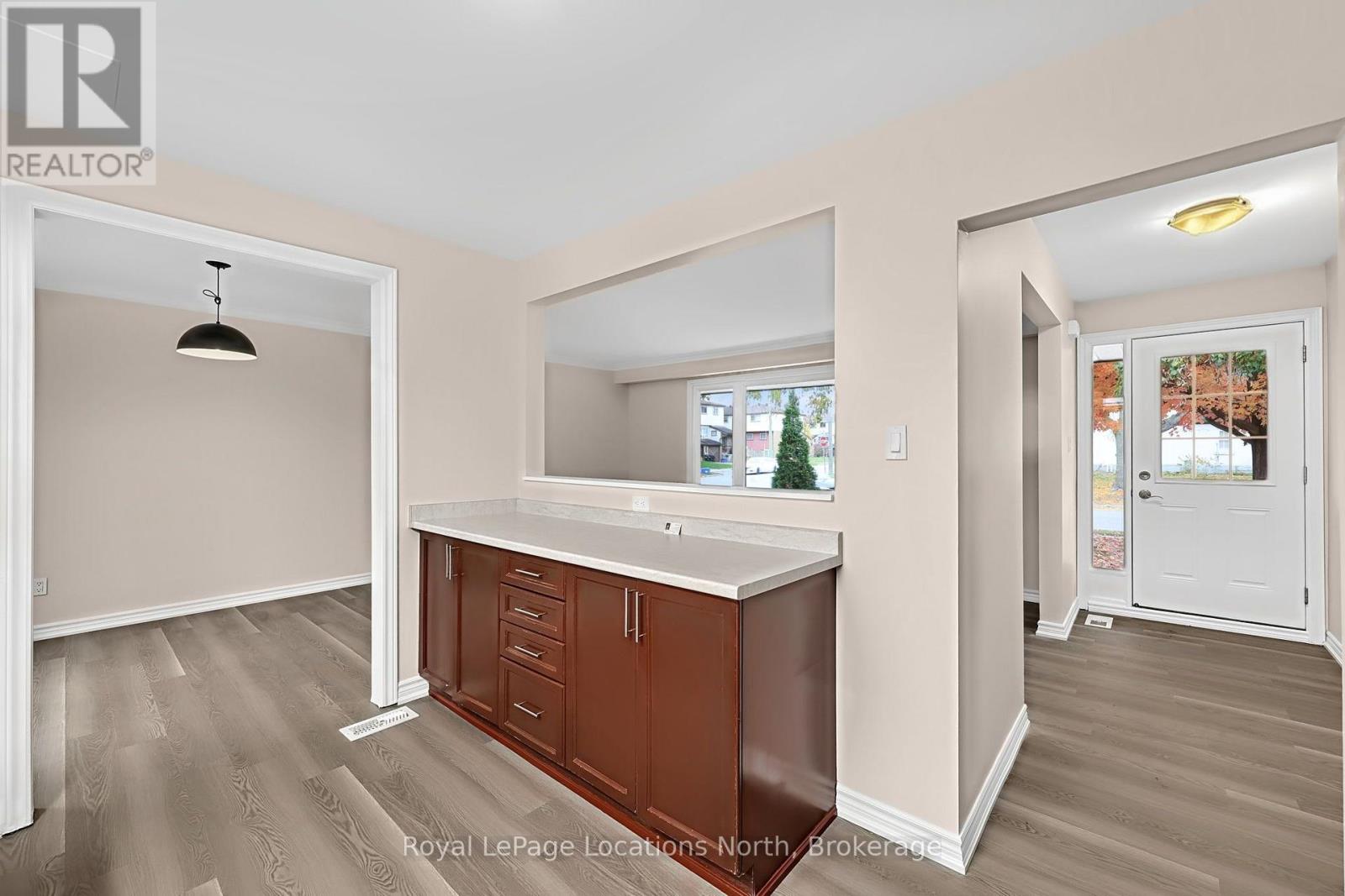 3 Harding Avenue, Barrie photo 15