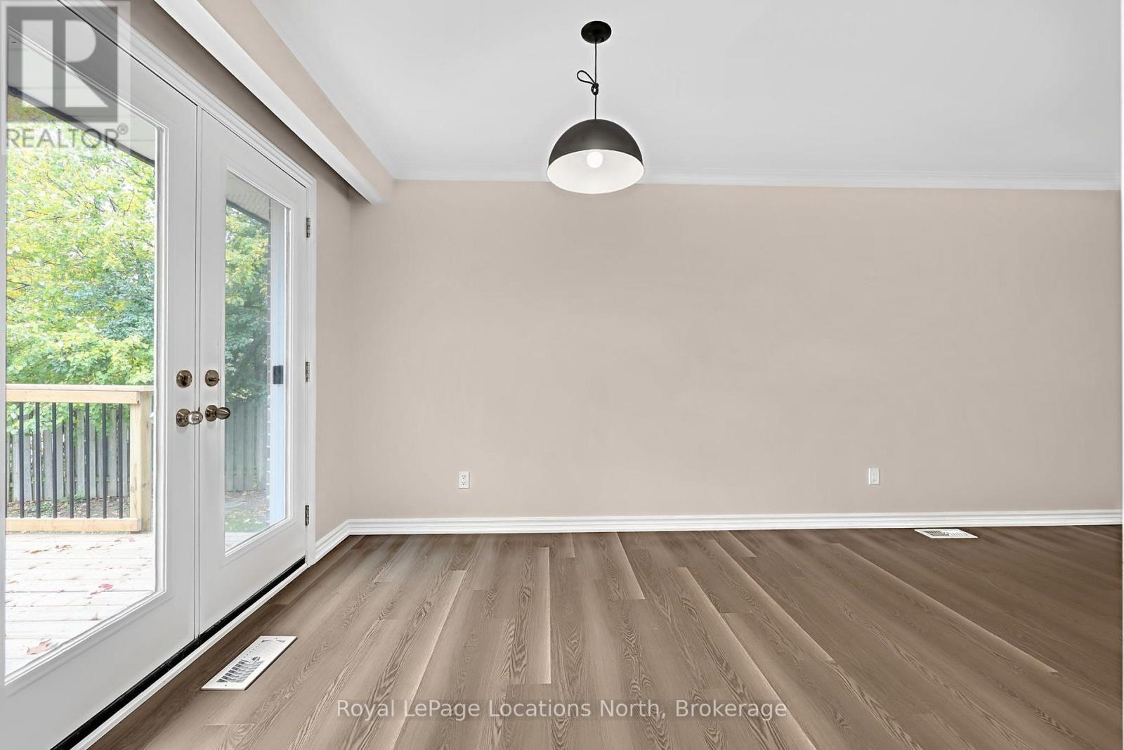 3 Harding Avenue, Barrie photo 16