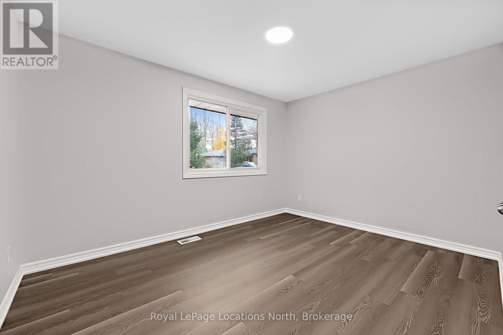 3 Harding Avenue, Barrie photo 21