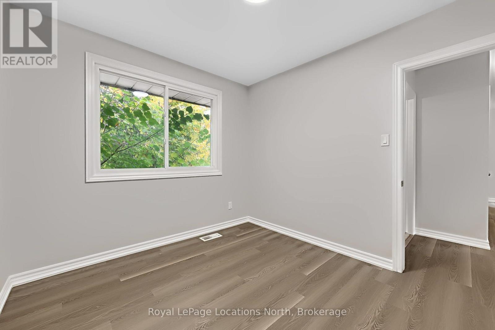 3 Harding Avenue, Barrie photo 24