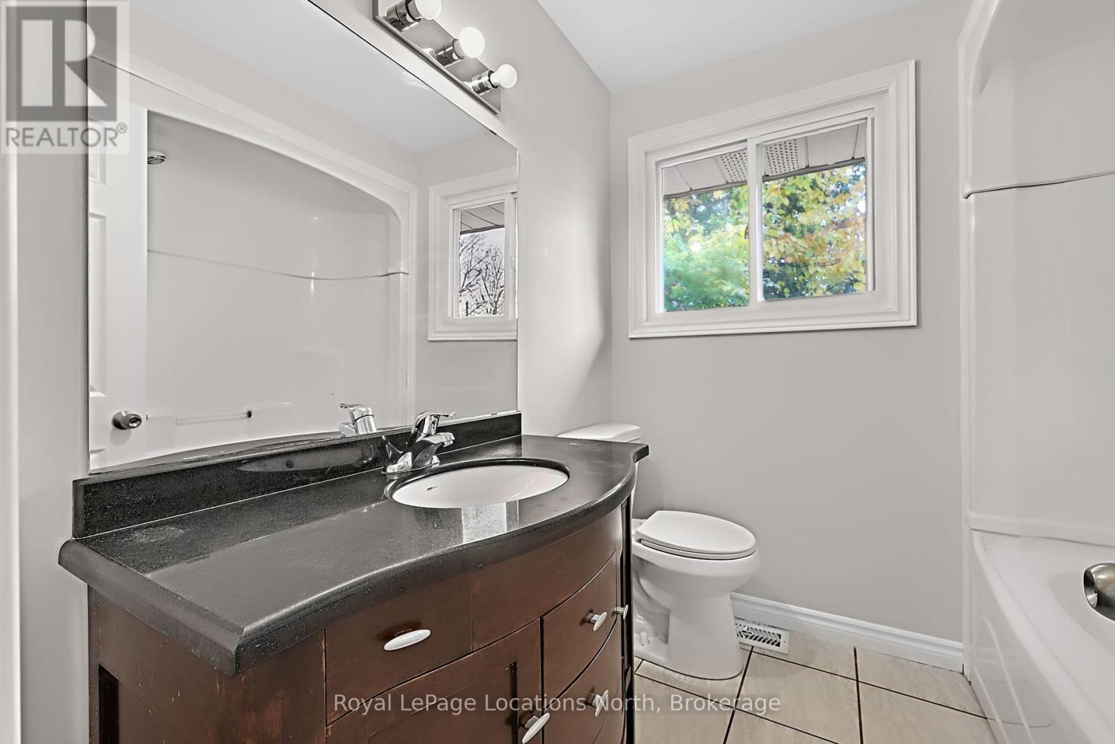3 Harding Avenue, Barrie photo 25