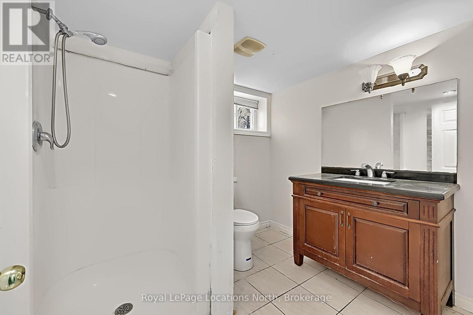 3 Harding Avenue, Barrie photo 32