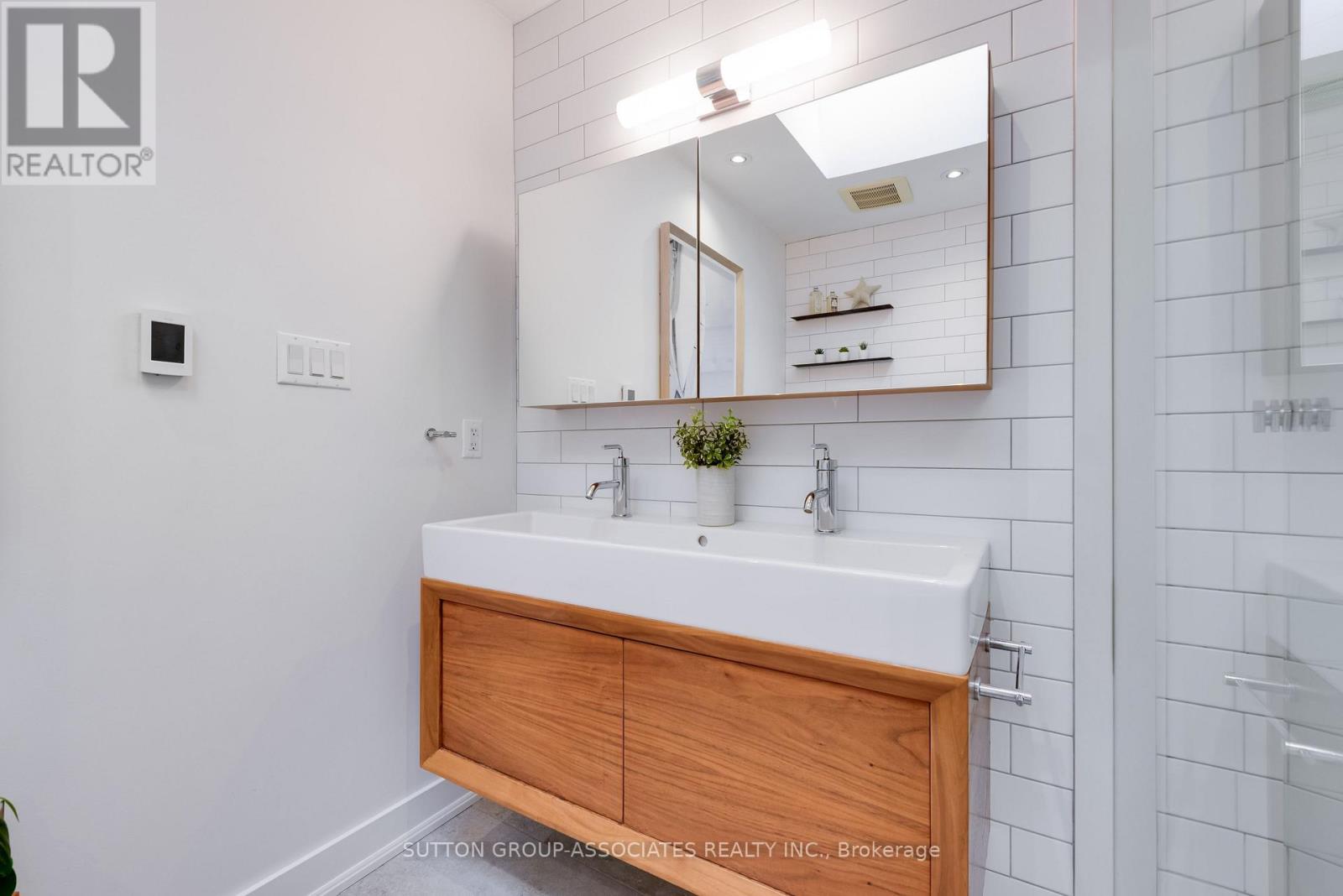 101 Winnett Avenue, Toronto, ON photo 19