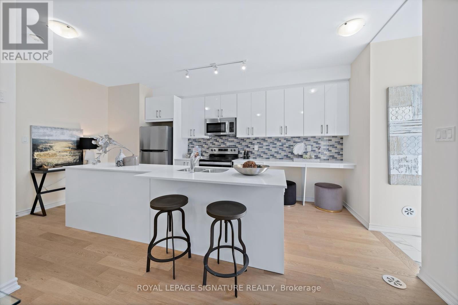 Photo of 42 - 30 CURLEW DRIVE
