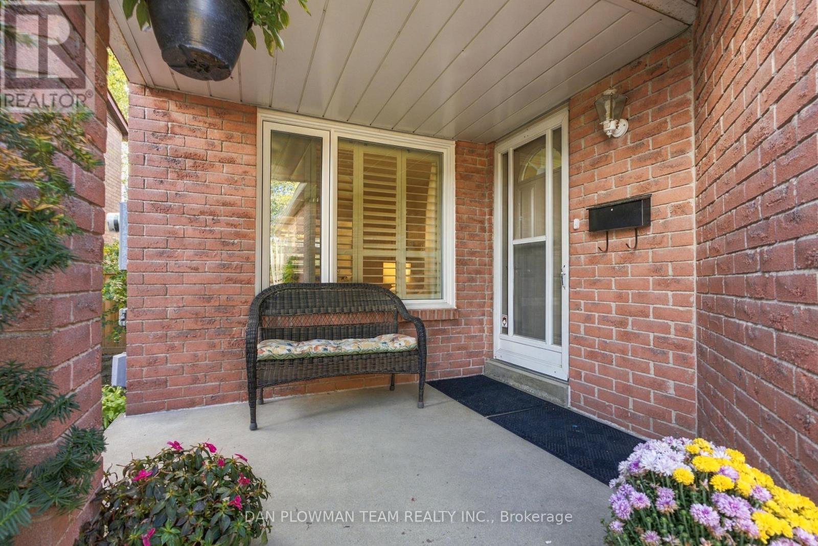 660 Foxwood Trail, Pickering, ON photo 3