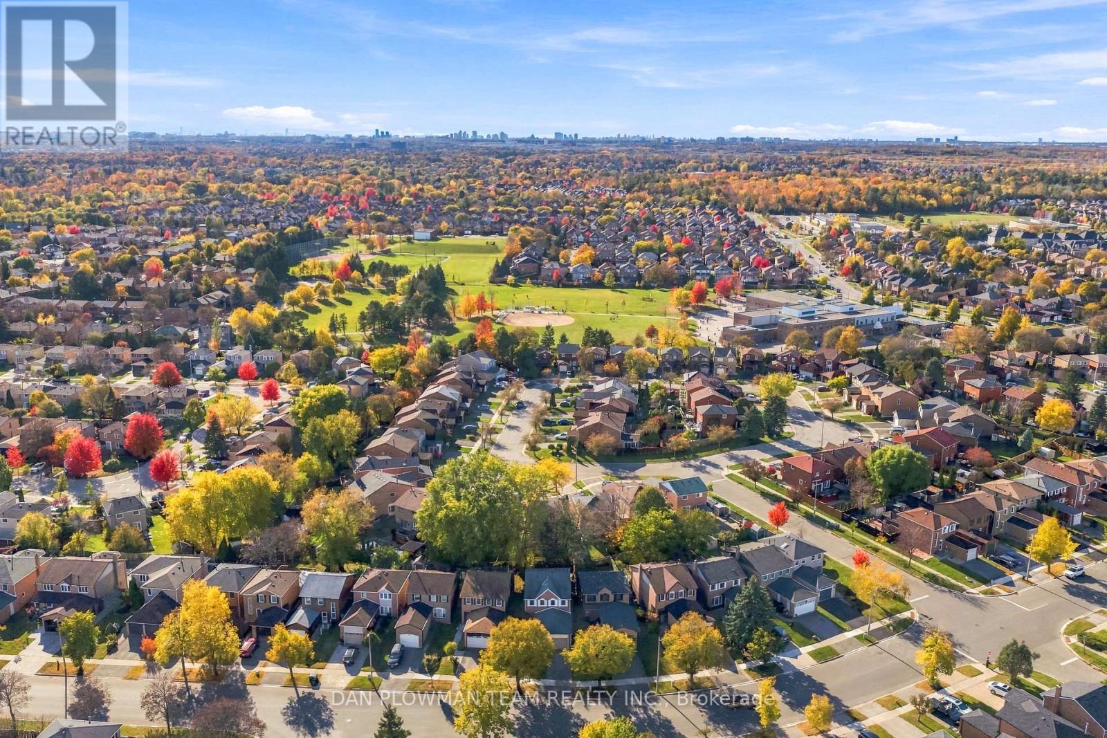 660 Foxwood Trail, Pickering, ON photo 39