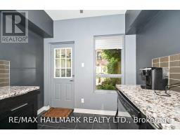 10 Verral Avenue, Toronto, ON M4M2R2 Photo 9