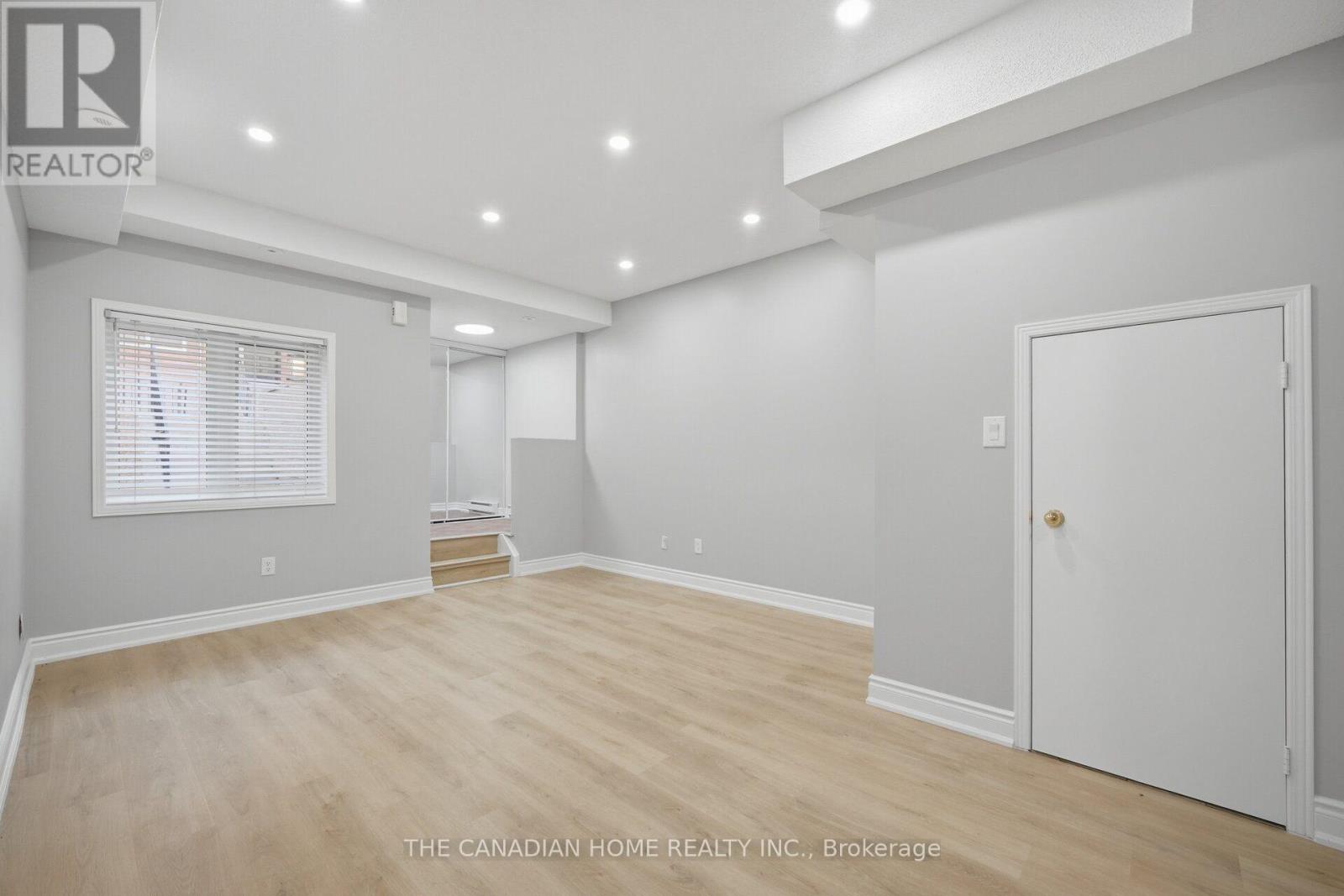 Photo of 38 - 901 KENNEDY ROAD