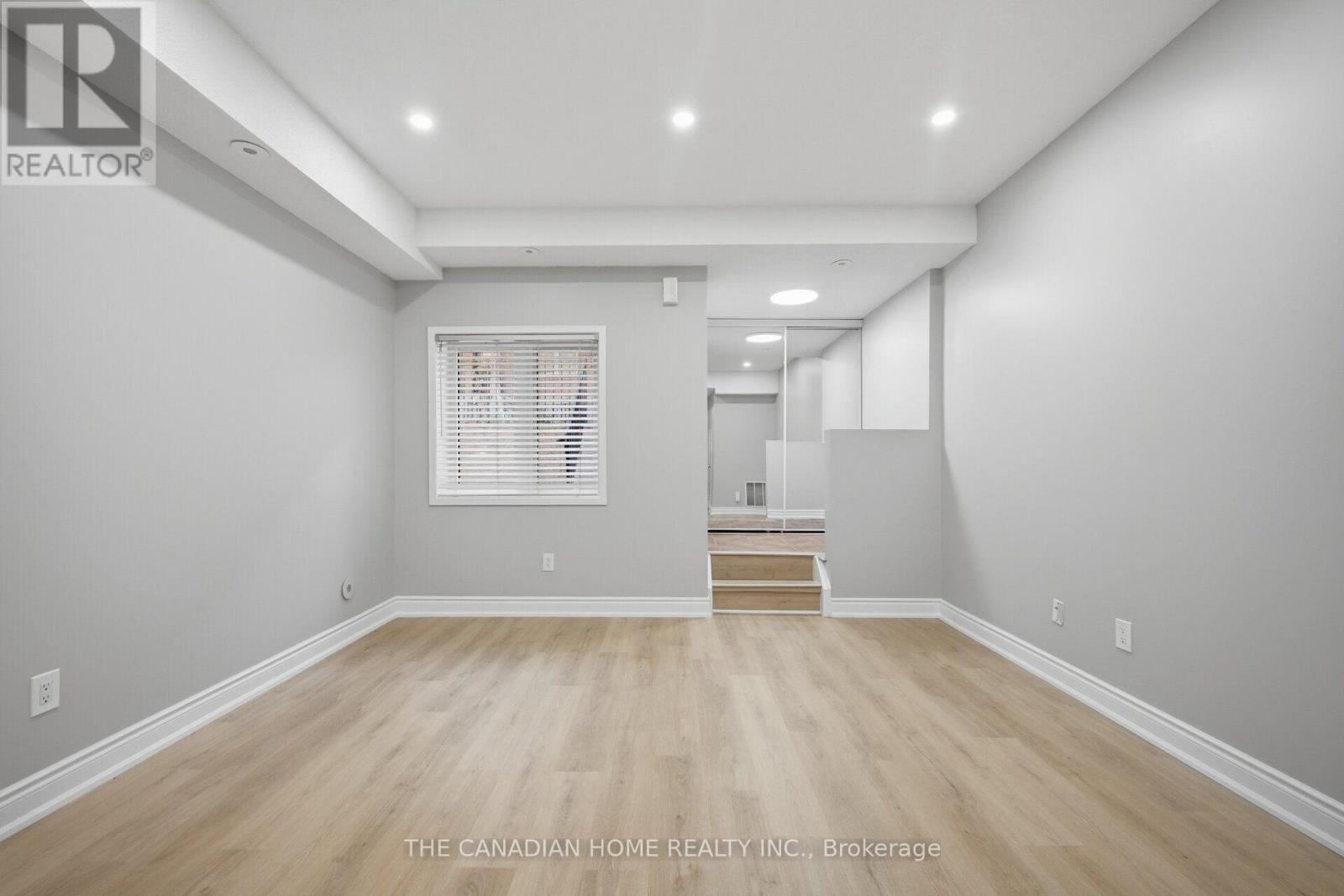 Photo of 38 - 901 KENNEDY ROAD