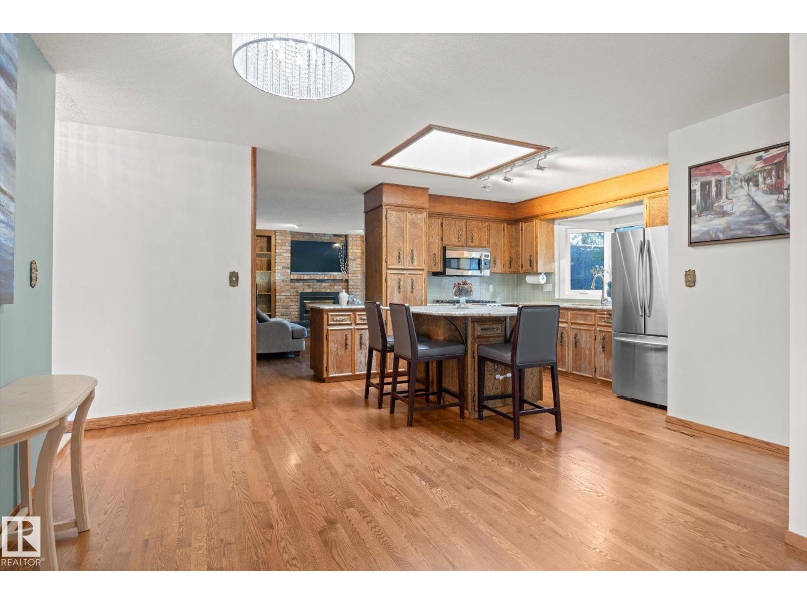 Property photograph 11 for MLS E4514437