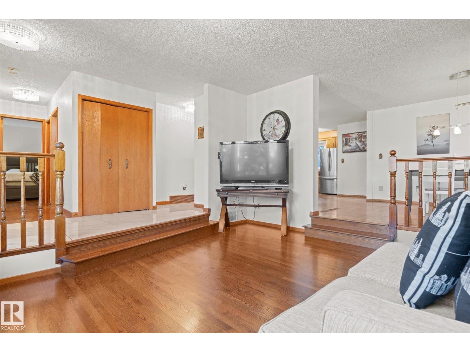Property photograph 8 for MLS E4514437