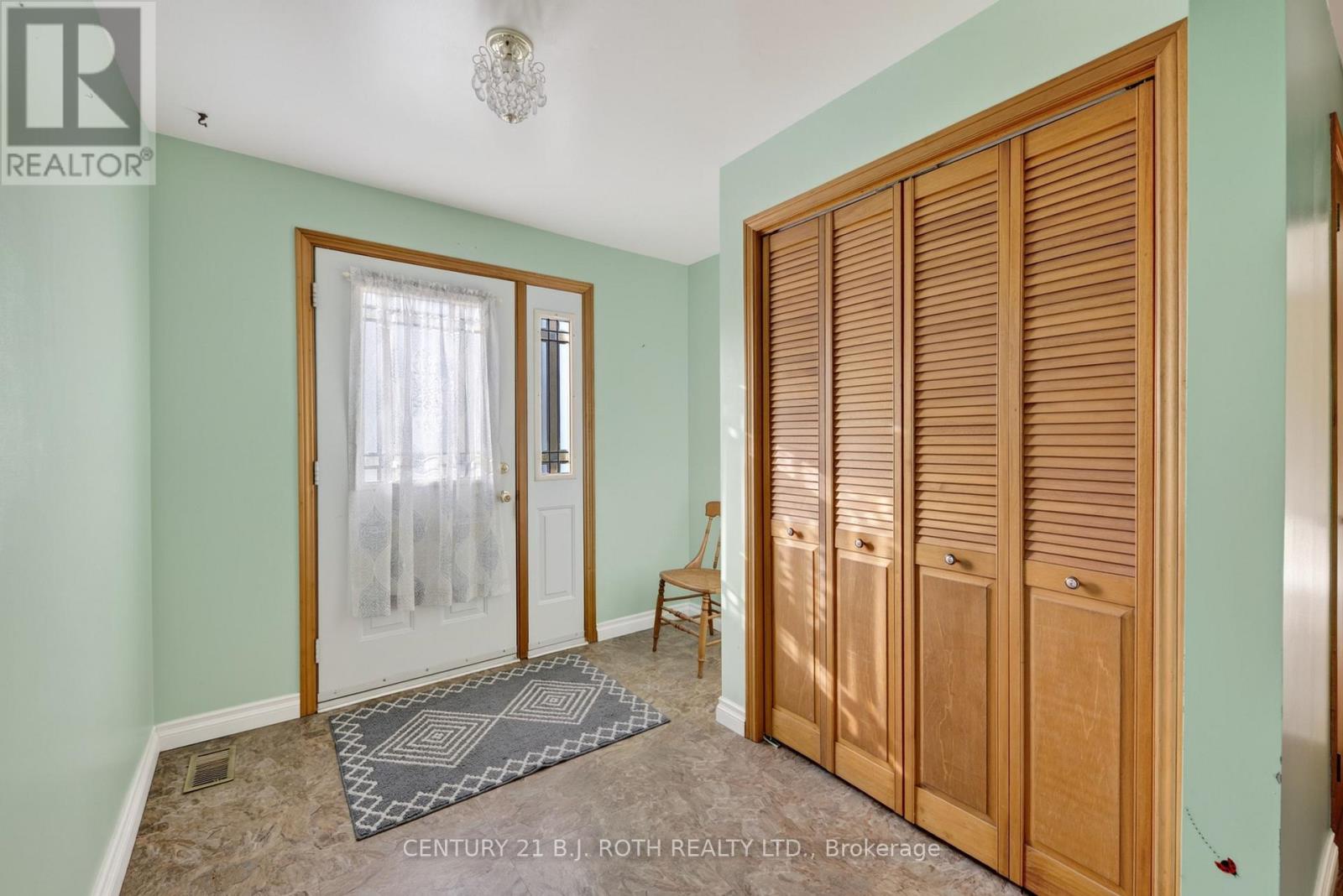 10 EAST JOHN Street, Innisfil photo 5