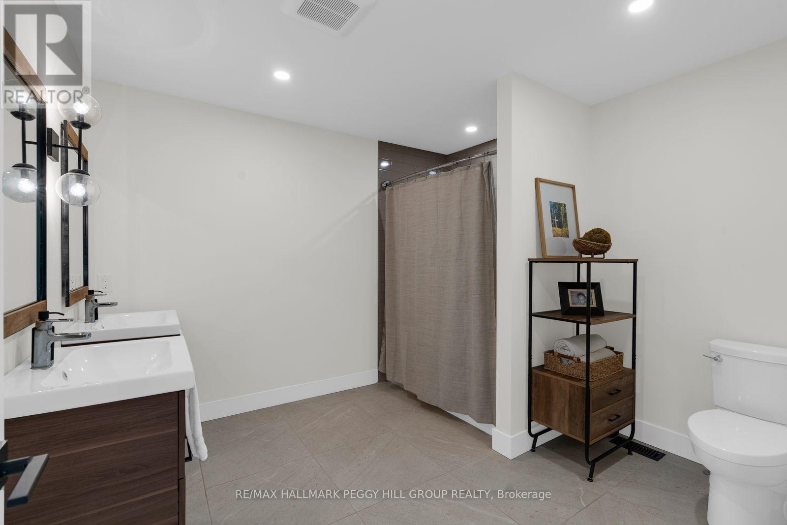 83 Nelson Street, Barrie, ON photo 22