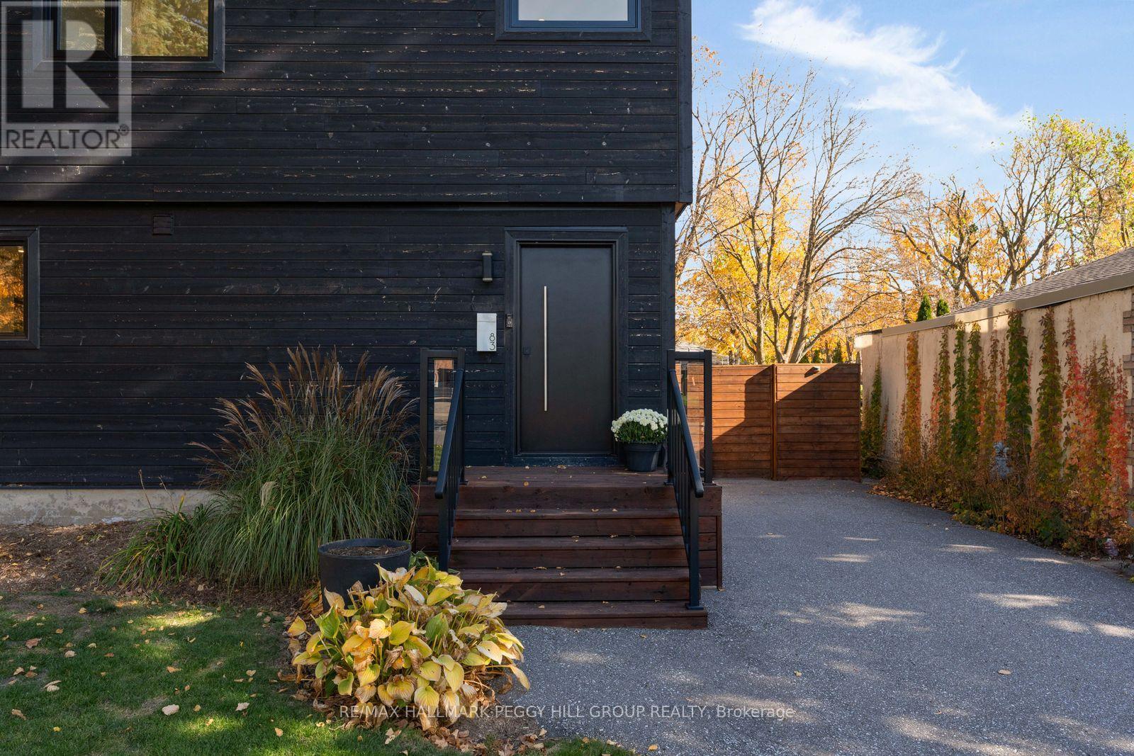83 Nelson Street, Barrie, ON photo 3