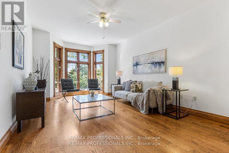 Photo of 152 EVANS AVENUE
