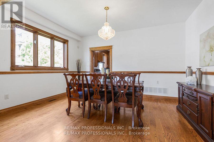Photo of 152 EVANS AVENUE