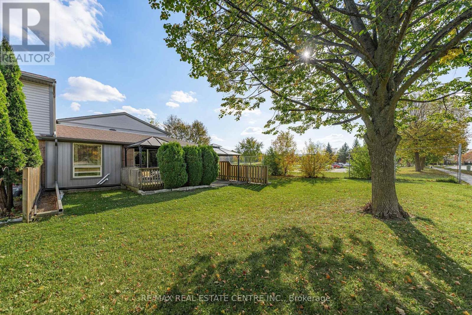 4 - 700 ERINBROOK DRIVE — photo 2