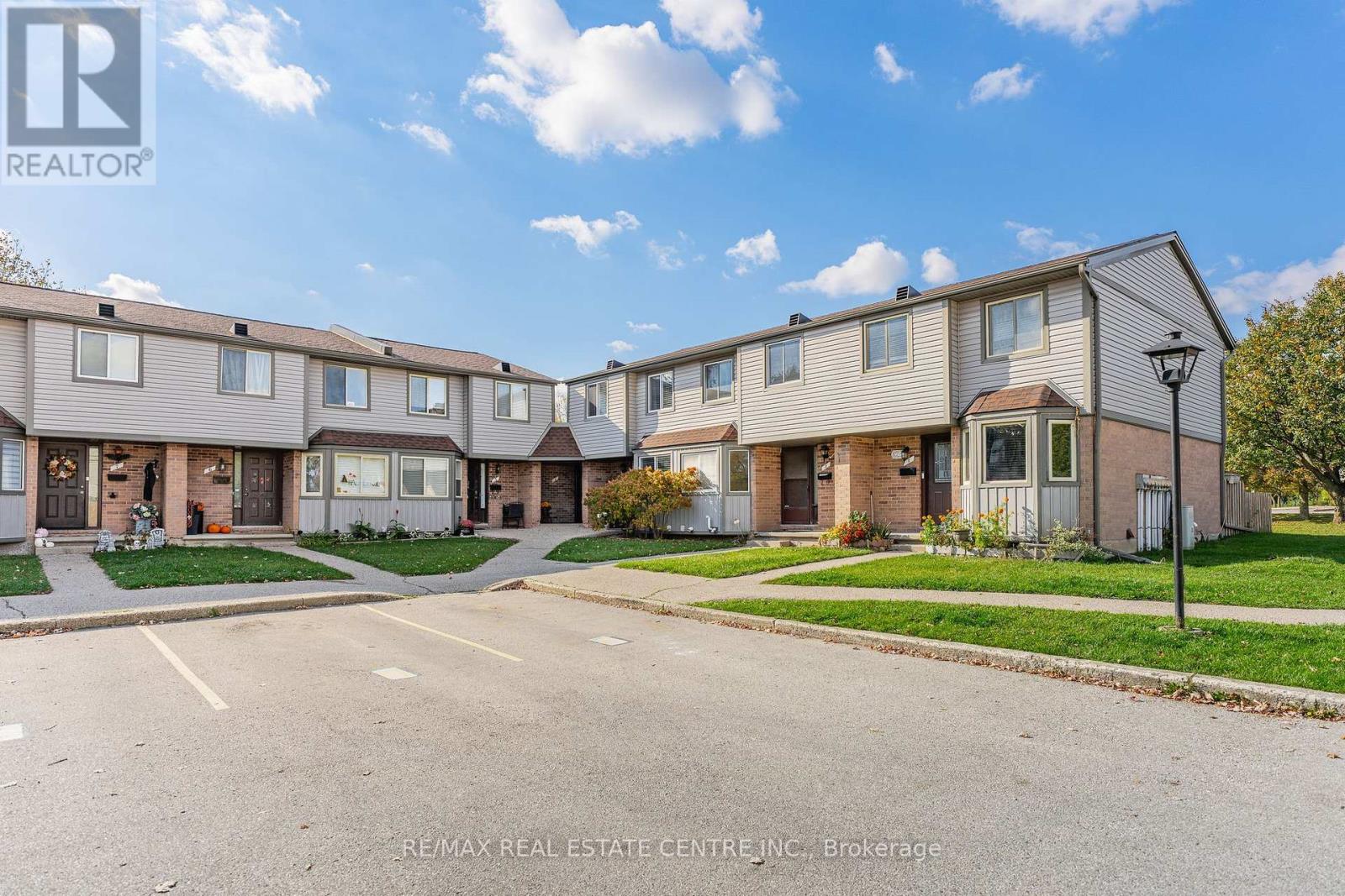 4 - 700 ERINBROOK DRIVE — photo 3