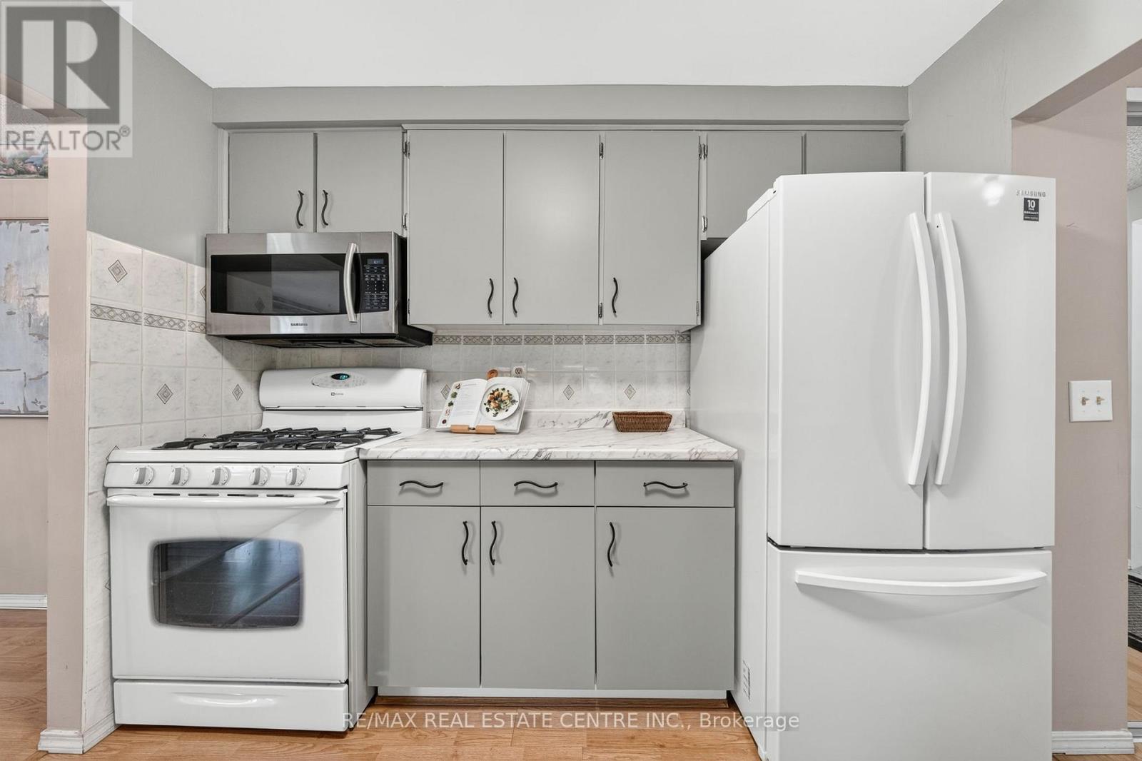 4- 700 Erinbrook Drive, Kitchener, ON photo 9