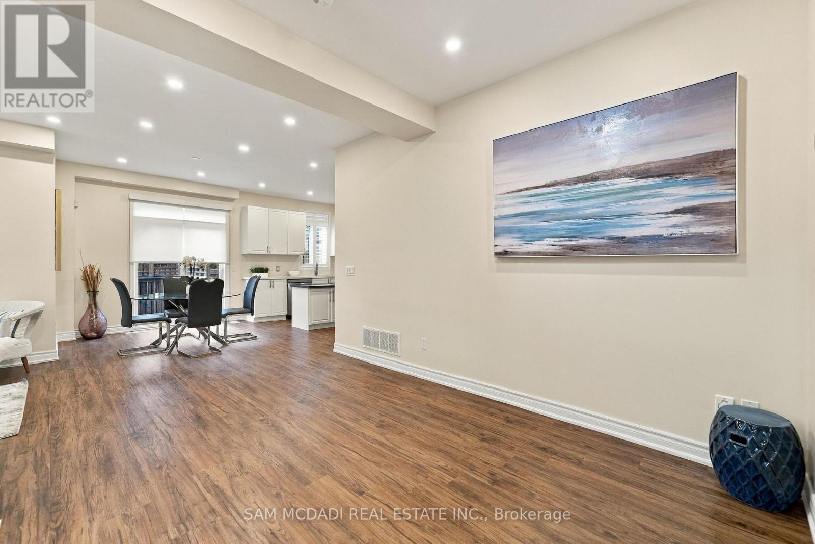 1 Southshore Crescent, Hamilton, ON photo 11
