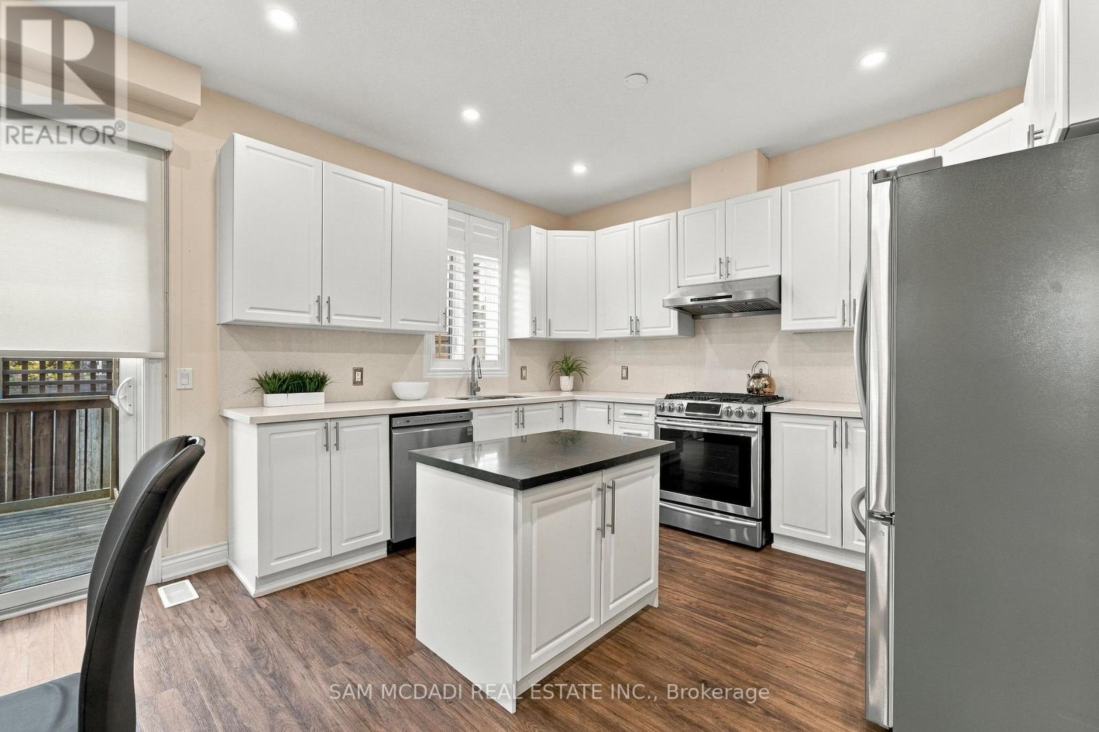 1 Southshore Crescent, Hamilton, ON photo 14
