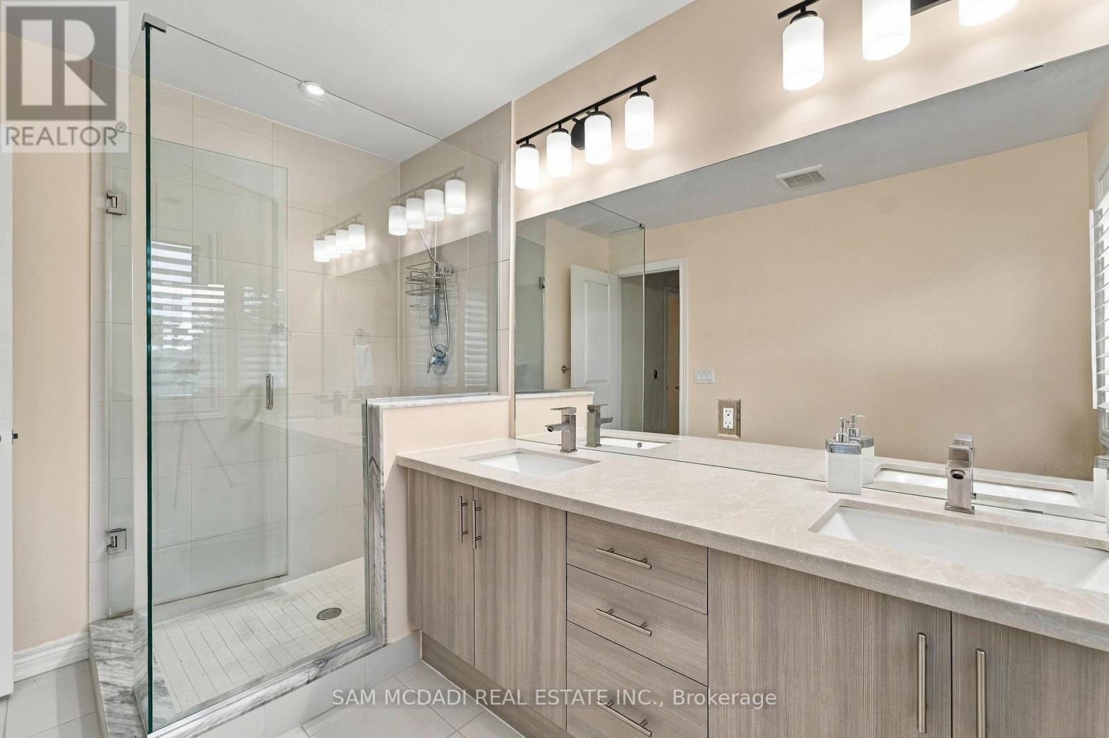 1 Southshore Crescent, Hamilton, ON photo 26