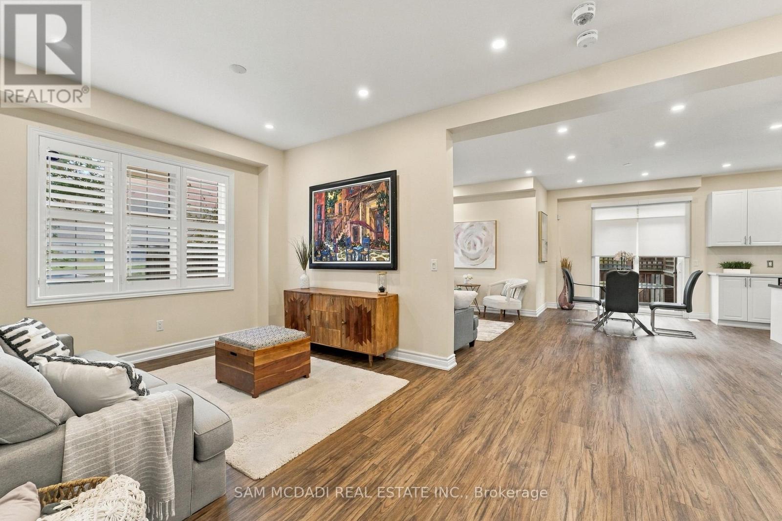 1 Southshore Crescent, Hamilton, ON photo 4