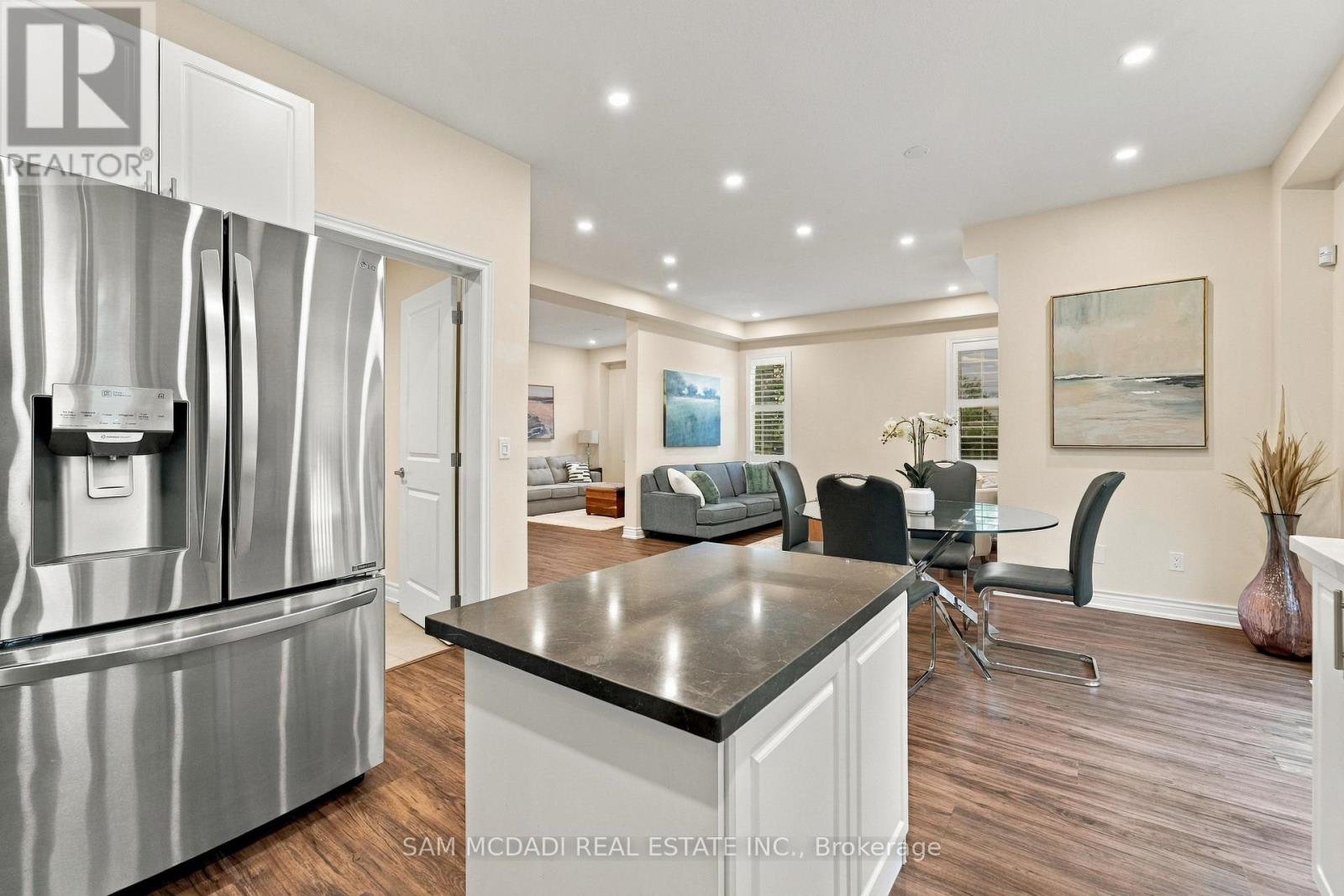 1 Southshore Crescent, Hamilton, ON photo 6