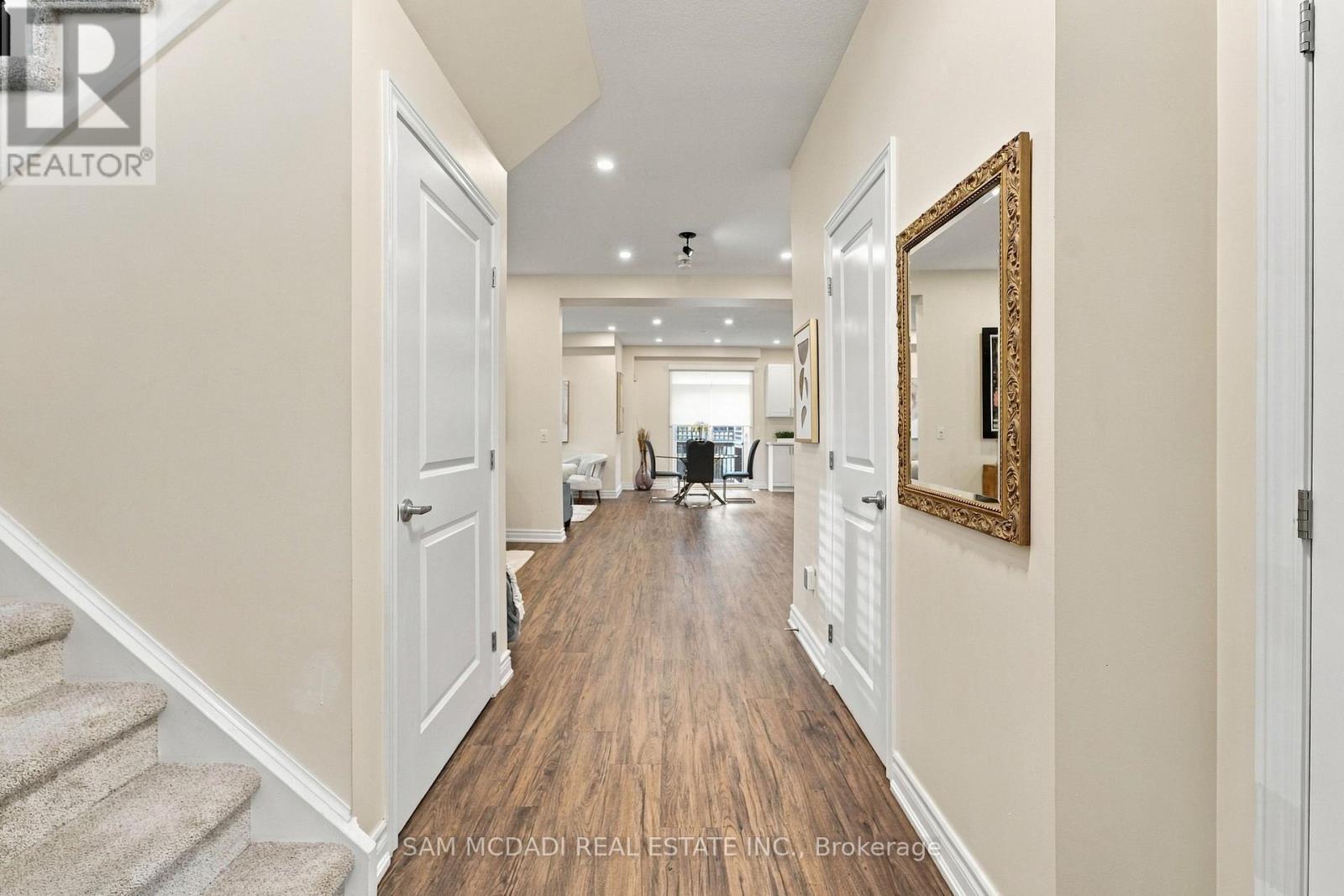 1 Southshore Crescent, Hamilton, ON photo 8
