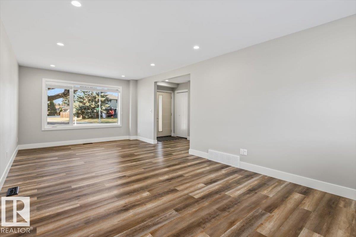 10447 52 ST NW NW, Edmonton — photo 10