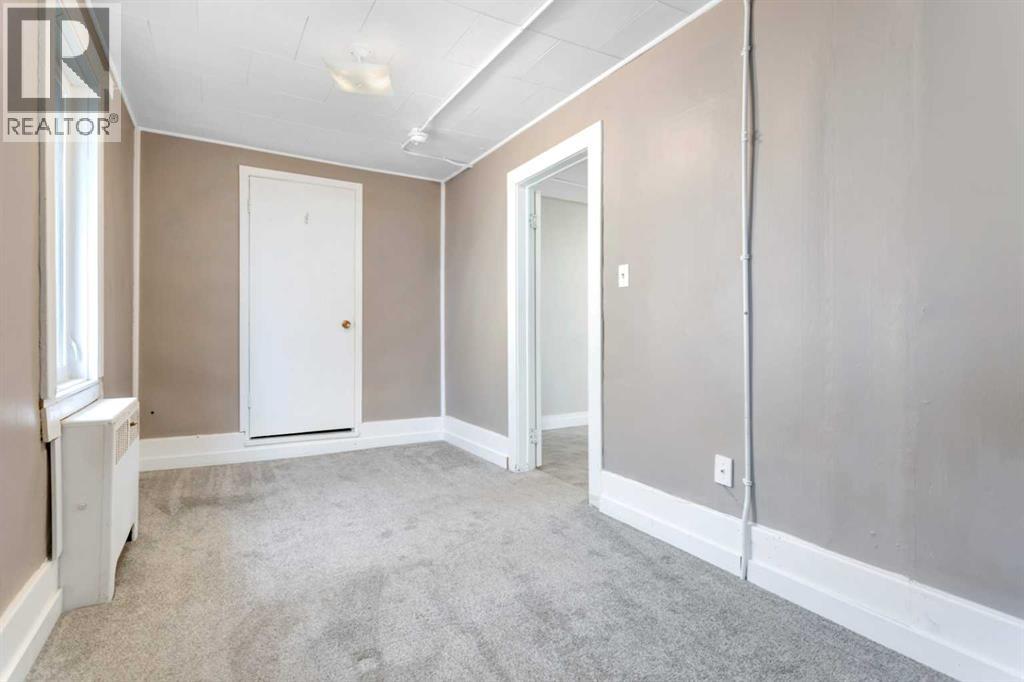 5020 51 Street, photo 11 of 46