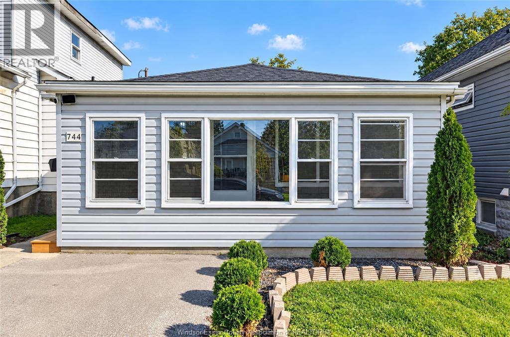 744 MCKAY AVENUE - 3