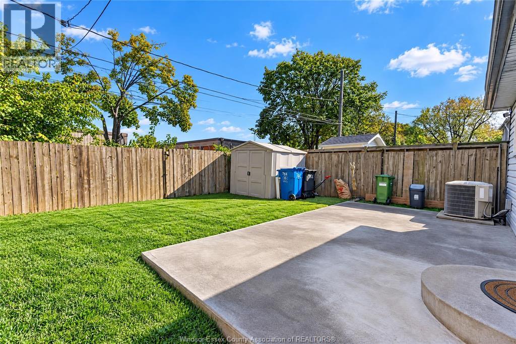 744 MCKAY AVENUE - 26