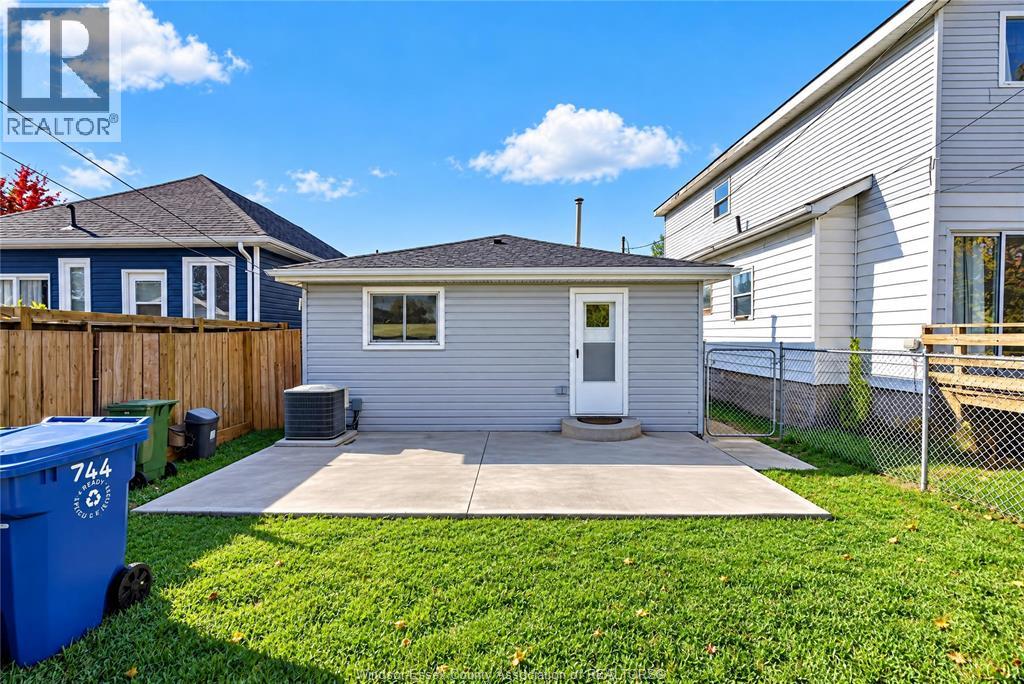 744 MCKAY AVENUE - 27