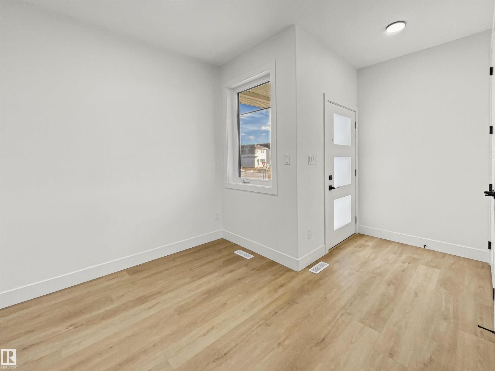 9 STETSON LO, Ardrossan — photo 2