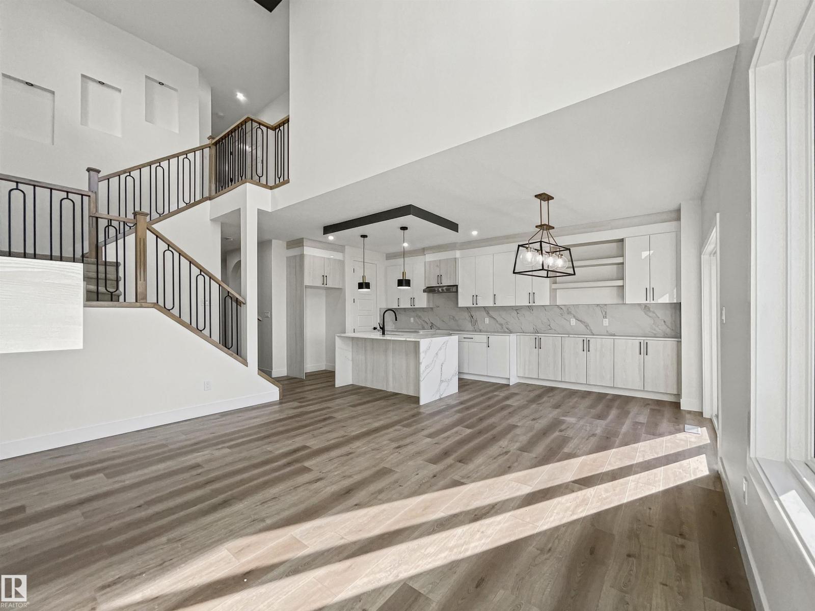 Property photograph 12 for MLS E4514440