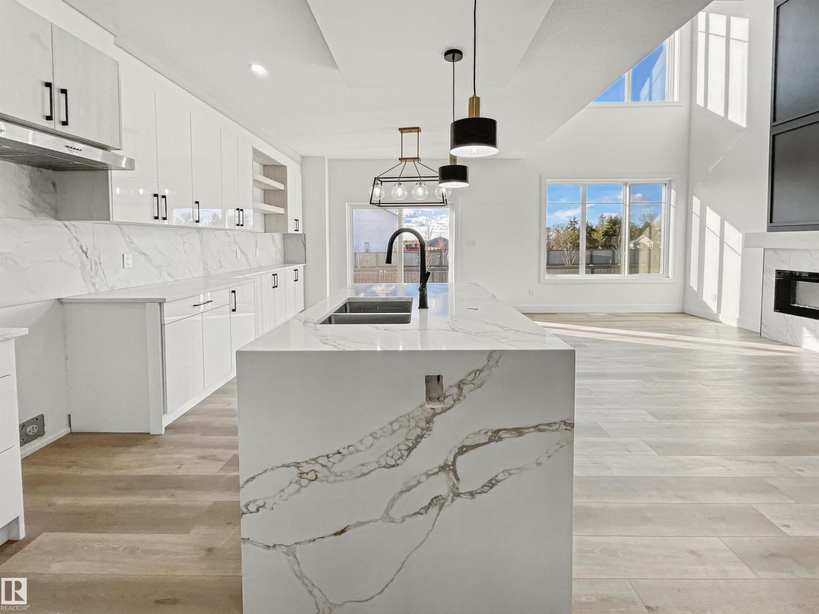 Property photograph 13 for MLS E4514440