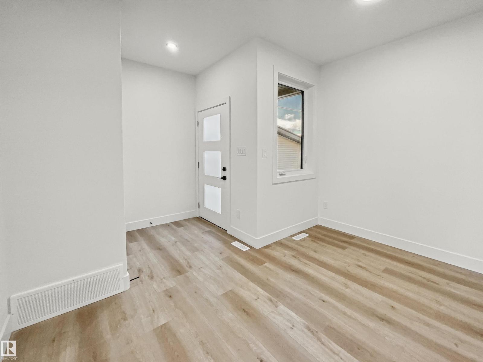 Property photograph 2 for MLS E4514440