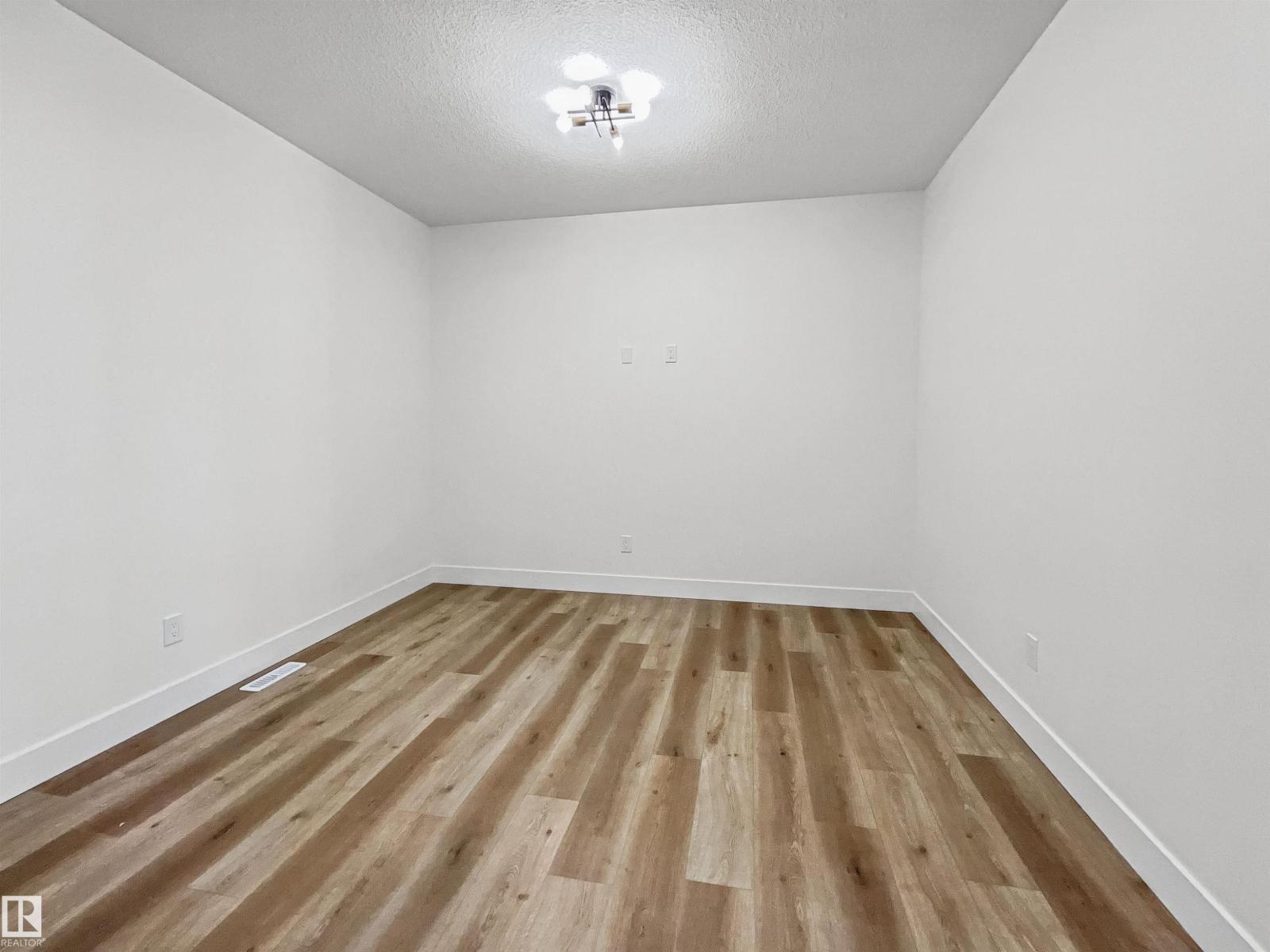 Property photograph 23 for MLS E4514440