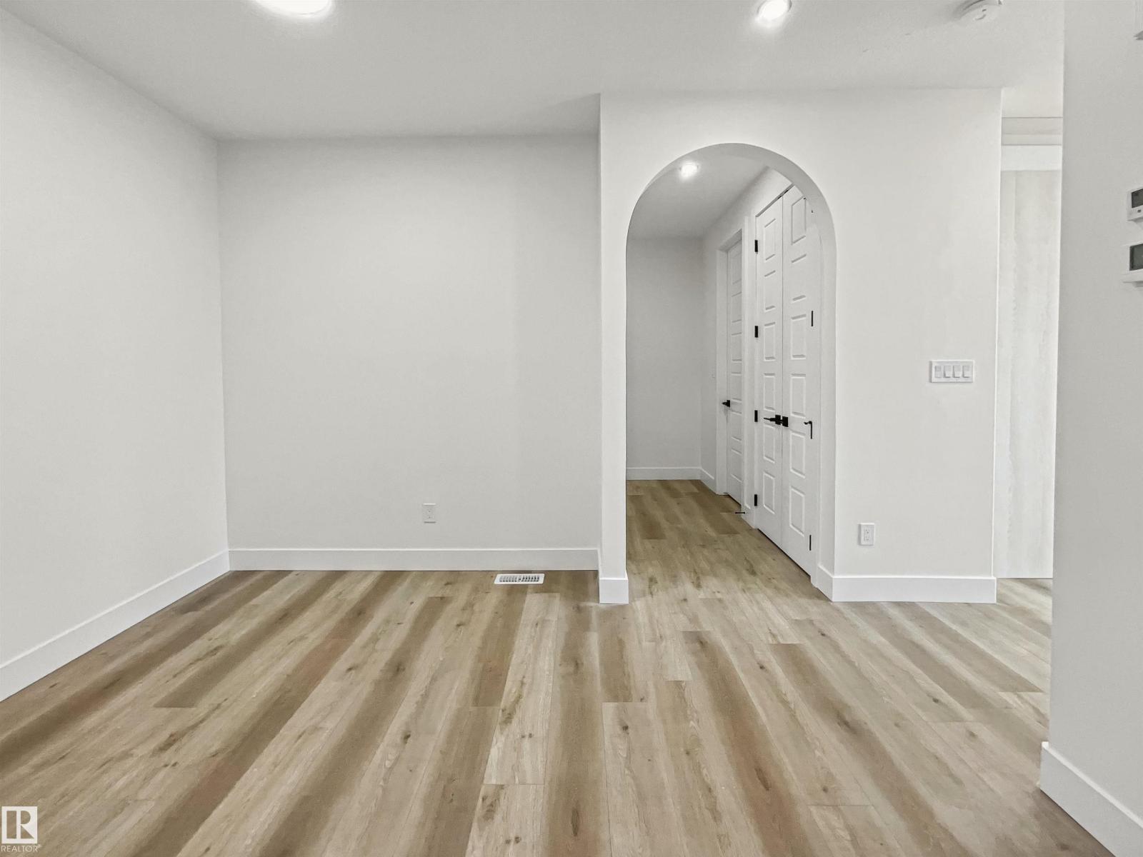 Property photograph 3 for MLS E4514440