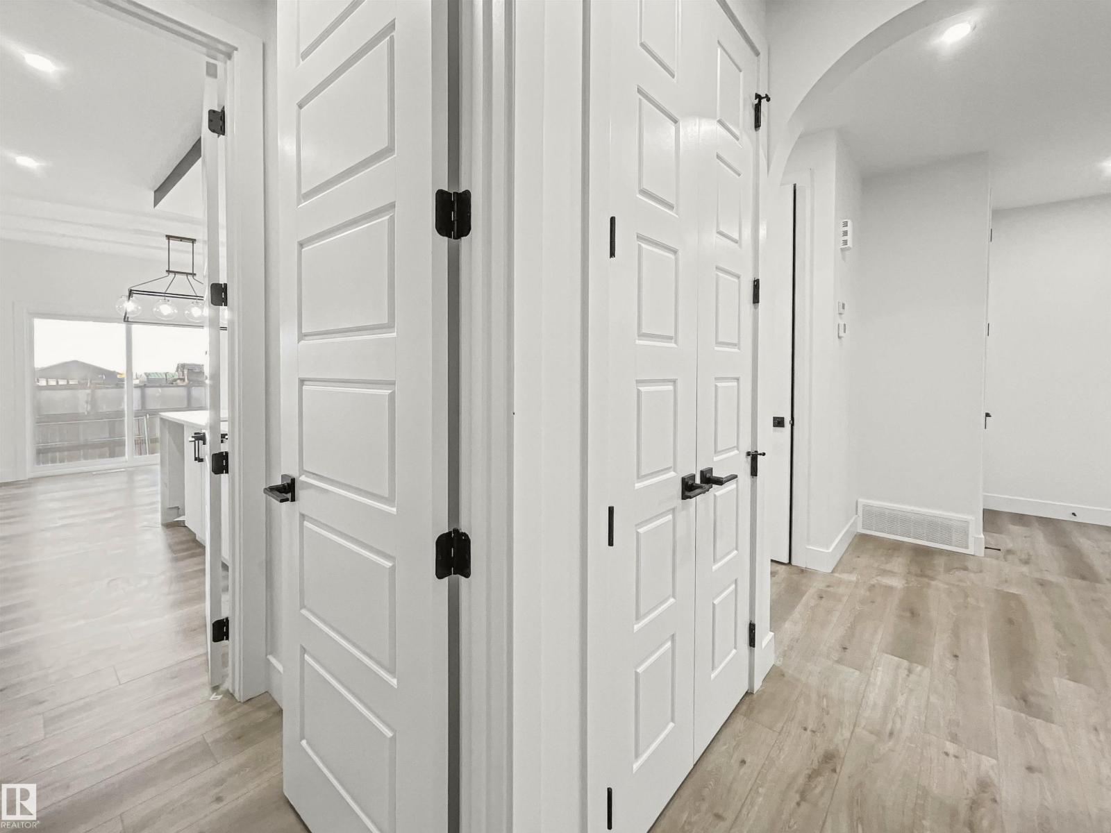 Property photograph 6 for MLS E4514440
