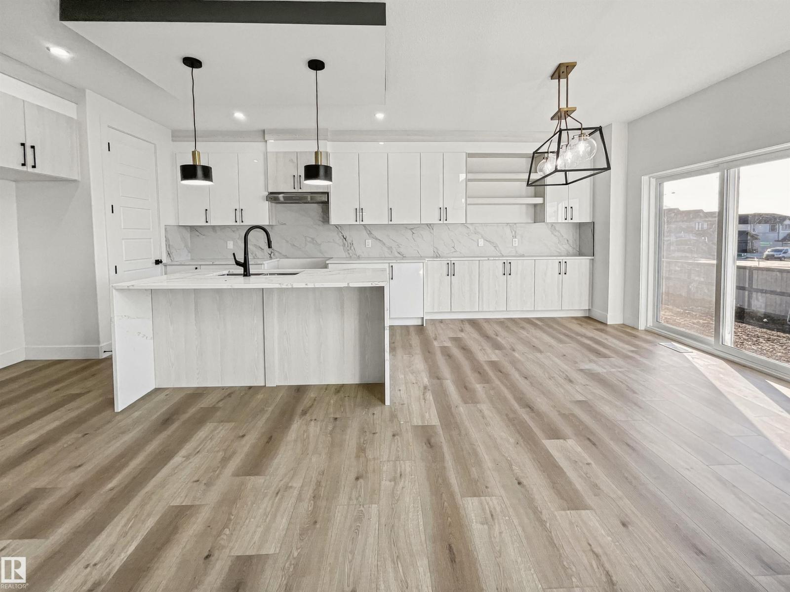 Property photograph 9 for MLS E4514440