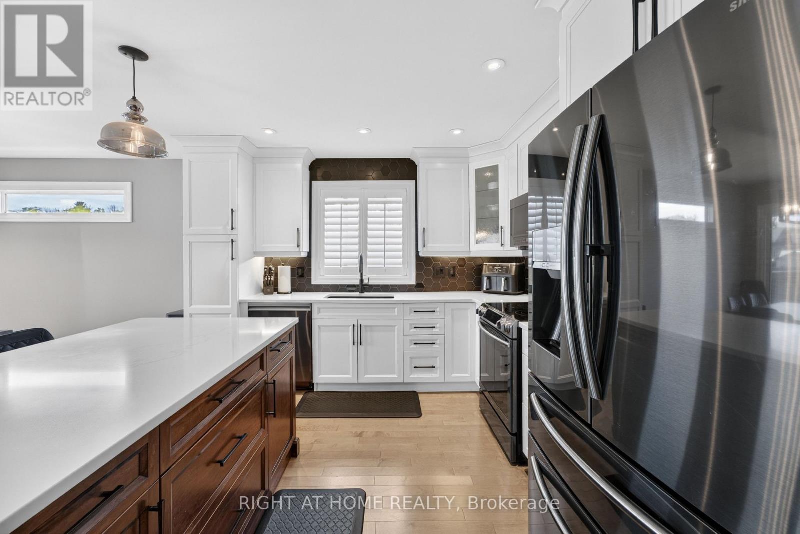 29 Woodburn Drive, Quinte West, ON photo 11