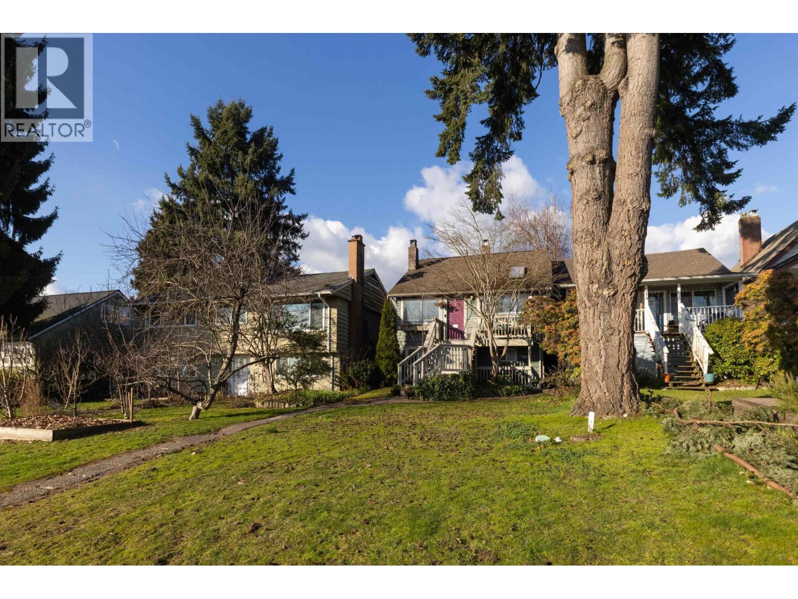612 E 4th Street, North Vancouver — photo 36