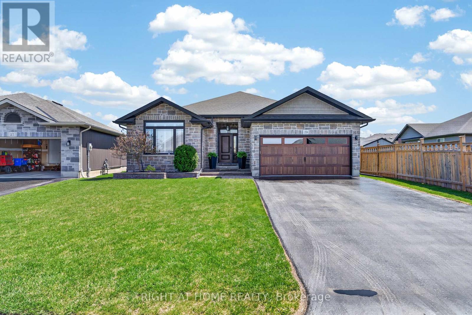 29 Woodburn Drive, Quinte West, ON photo 2
