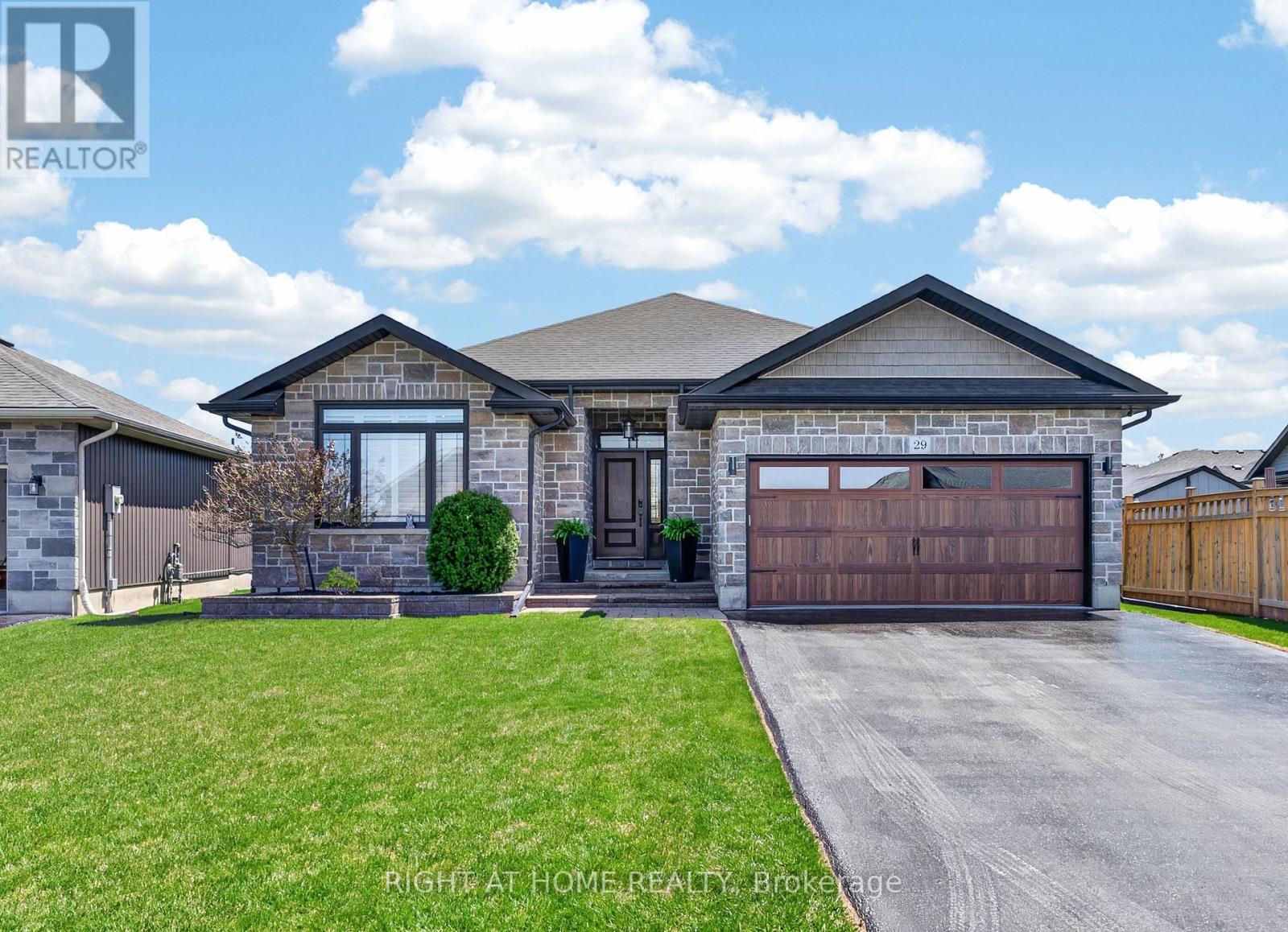 29 Woodburn Drive, Quinte West, ON